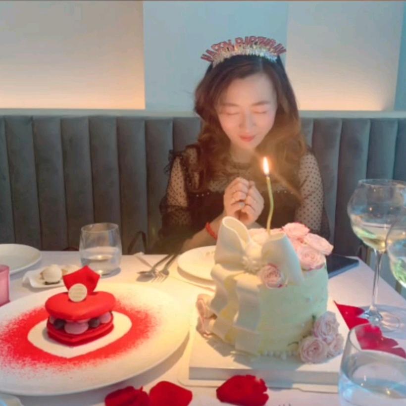 小灰妞
