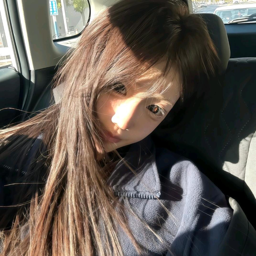 𝙀𝙨𝙩𝙧𝙚𝙡𝙡𝙖.