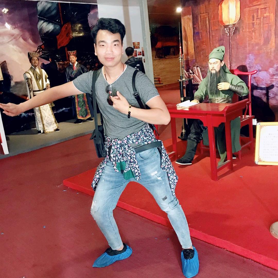 -゛遇事别慌、张