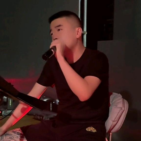 刘剑（用心唱歌🎤）