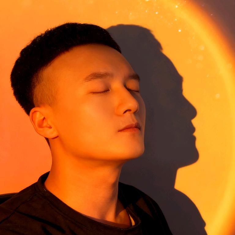 一只小小黑