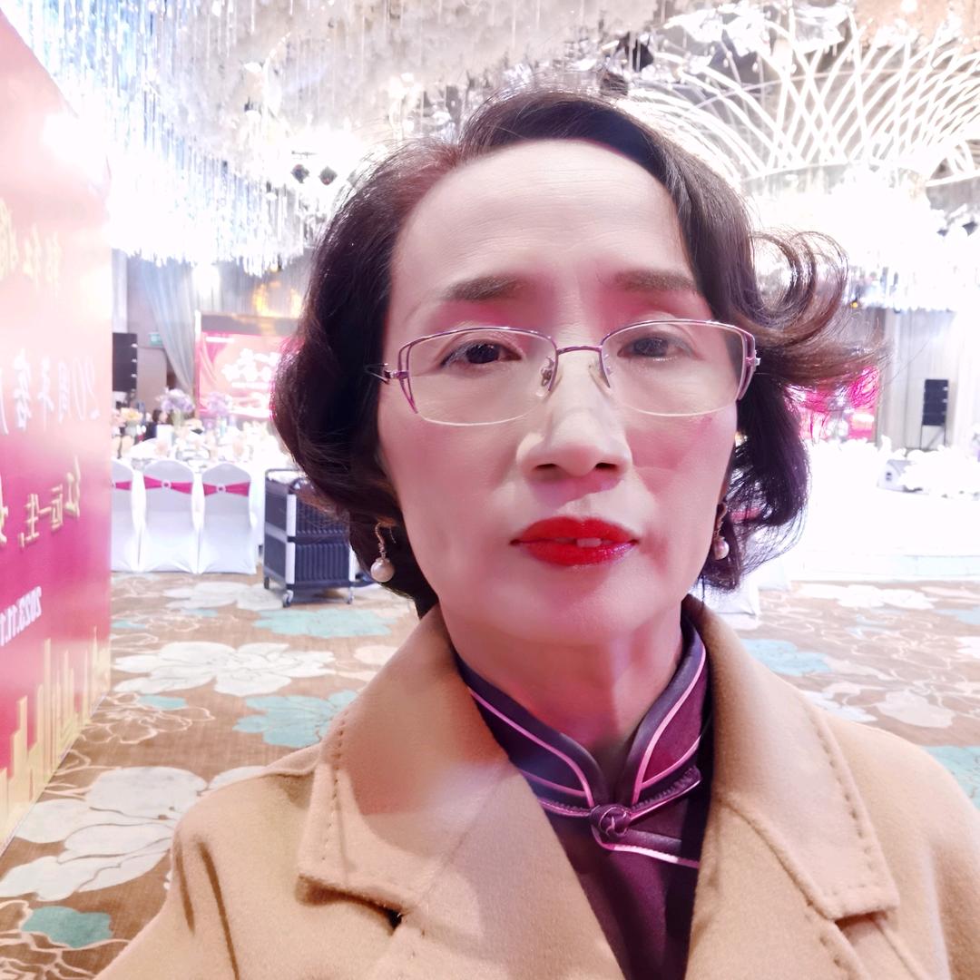顾彩红