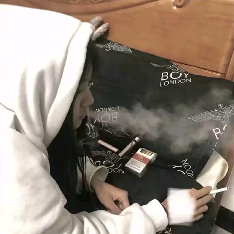 愛     哭      鬼