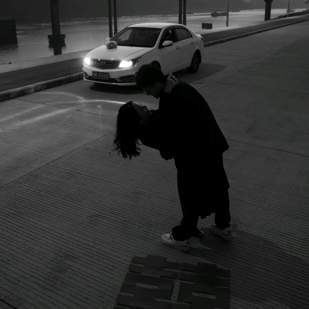 不能摸那李先生