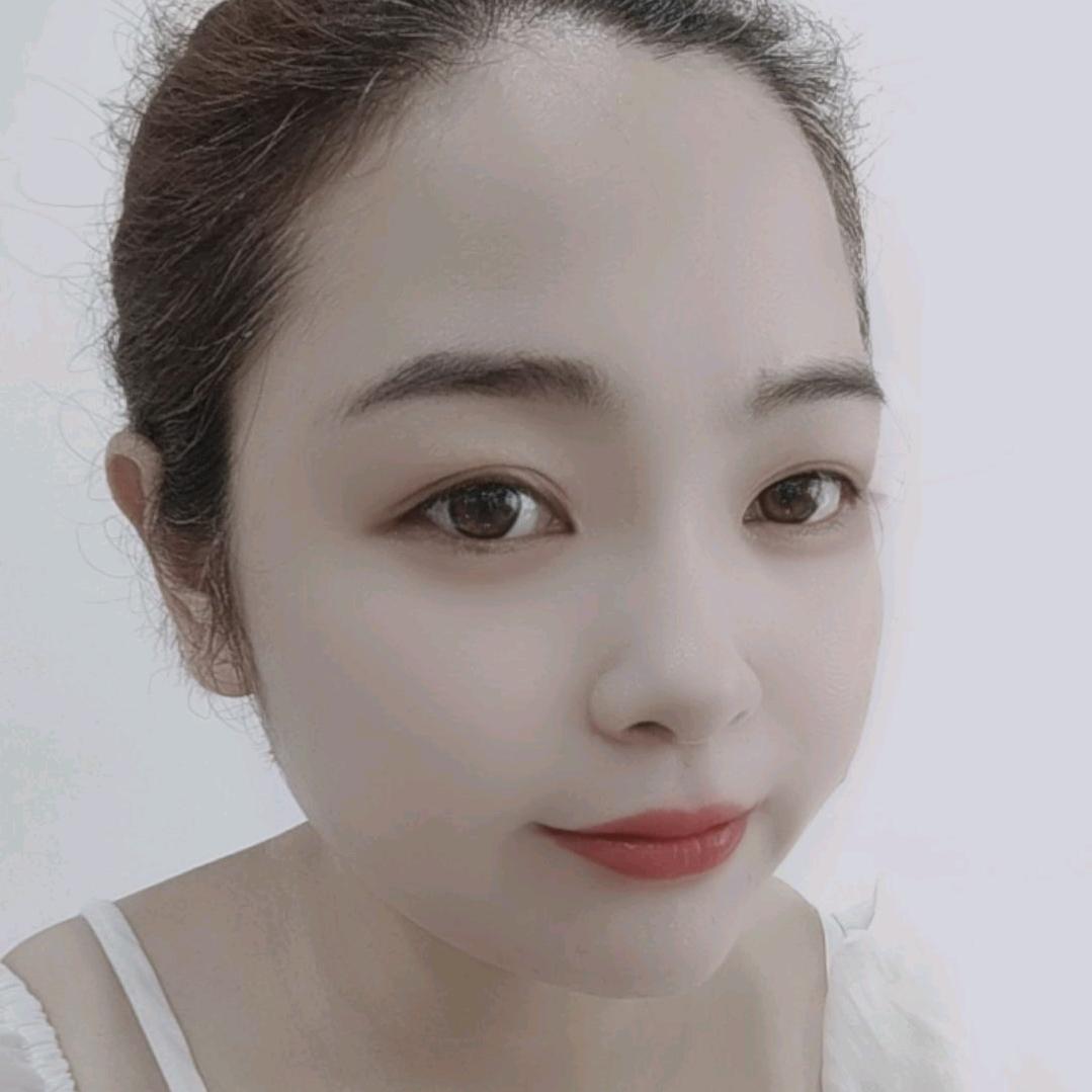 卖汽车的黄姐姐