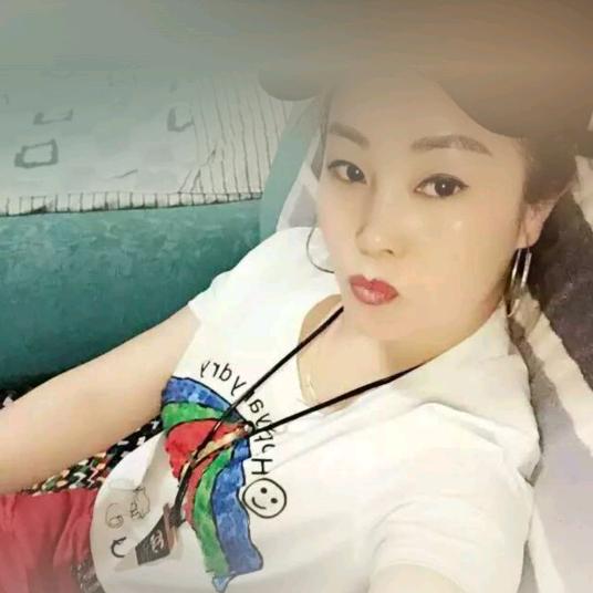 潇洒的紫蝶