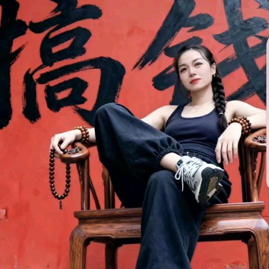 爱运动的诗姐姐