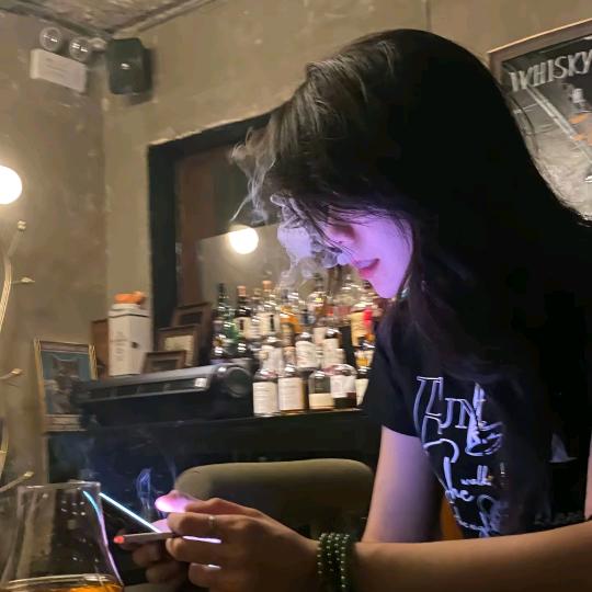 为了帅哥努力挣钱却被甩了