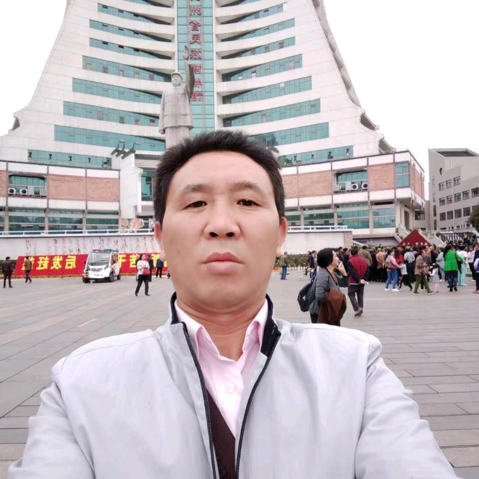 李华