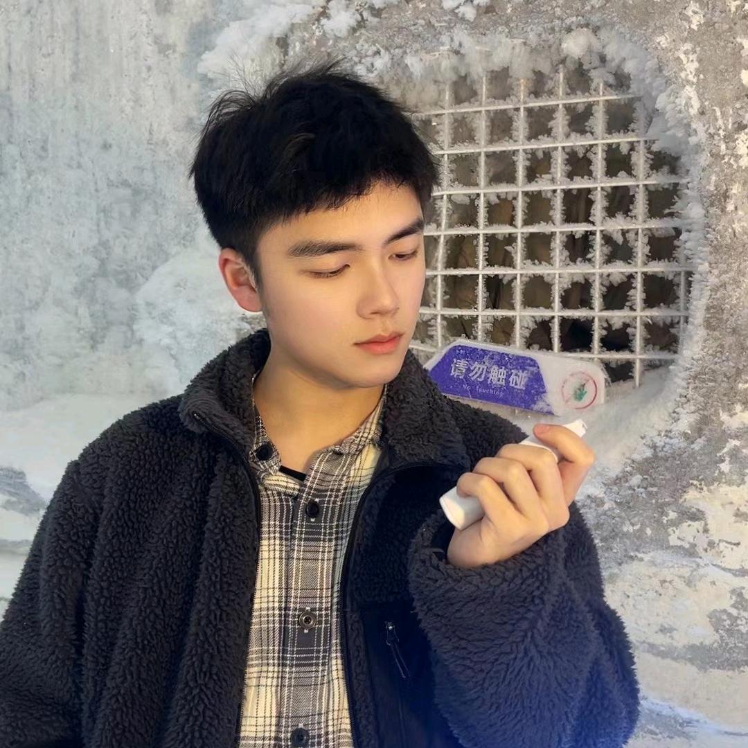 阿瑟吃不饱