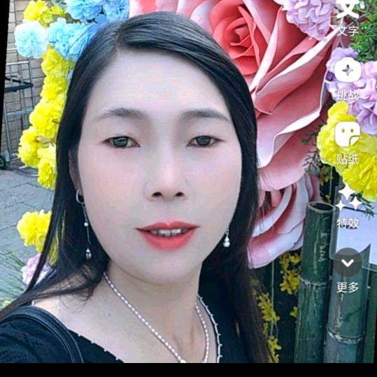 小翠花。。19048870701