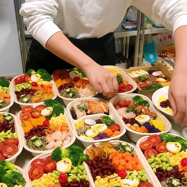 小艺轻食餐（家庭外送店）