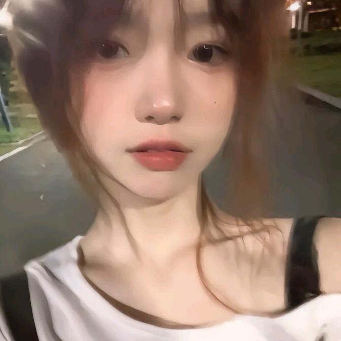罗艳.