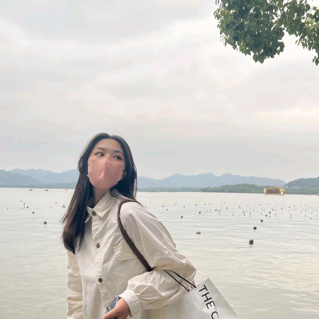 是朵儿吖