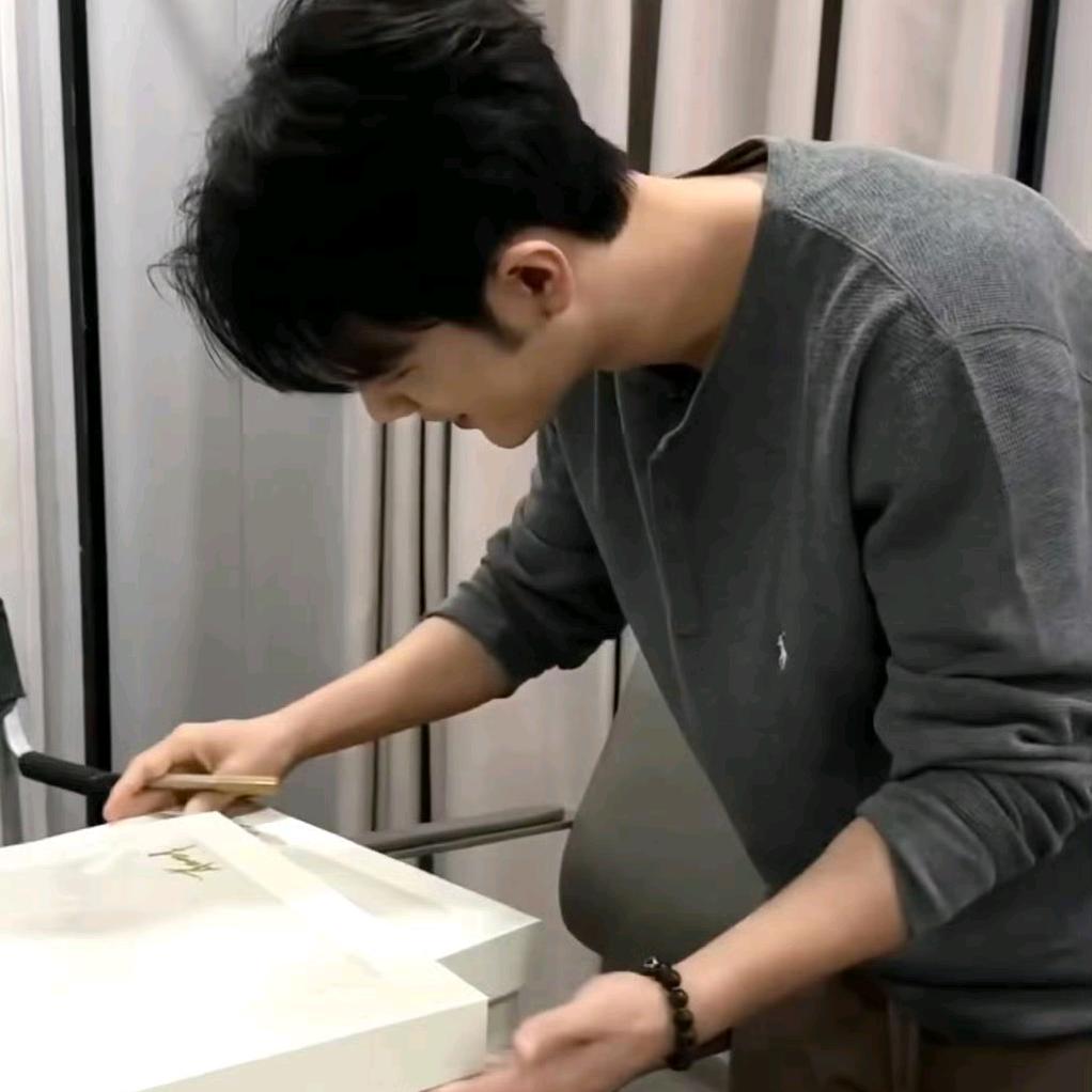 低血糖晕倒路人说我闹觉