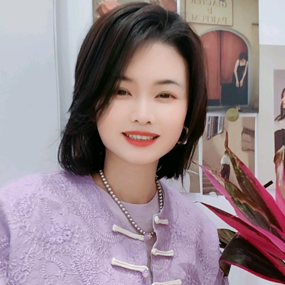 汨罗 简.衣女装 杨帆