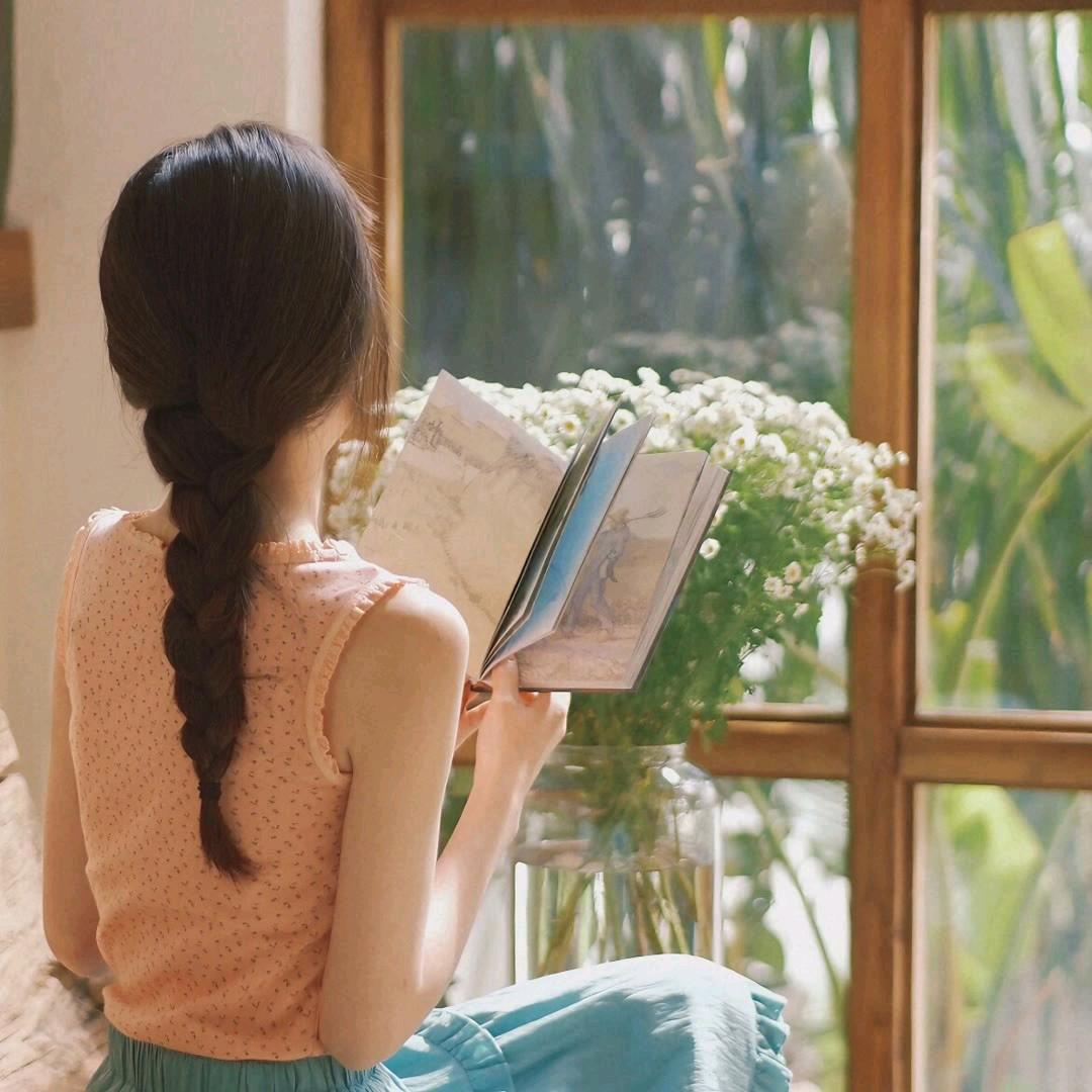 手心里的蔷薇🌷