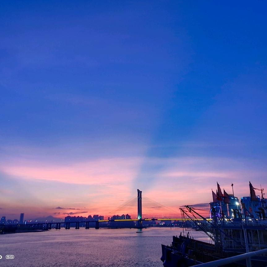 DUCURNO度卡奴厚彰鞋类专卖店