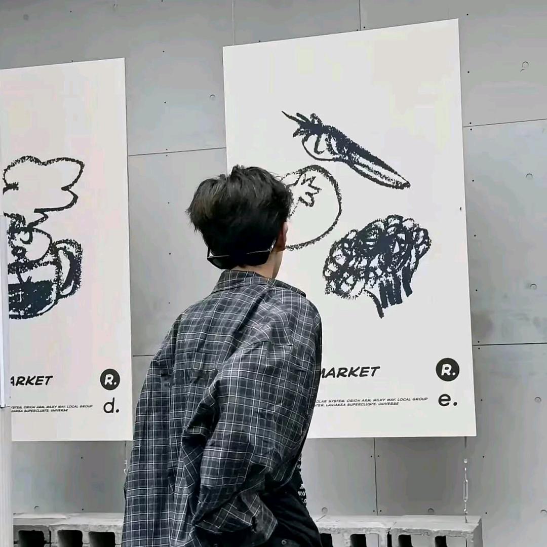 ❀