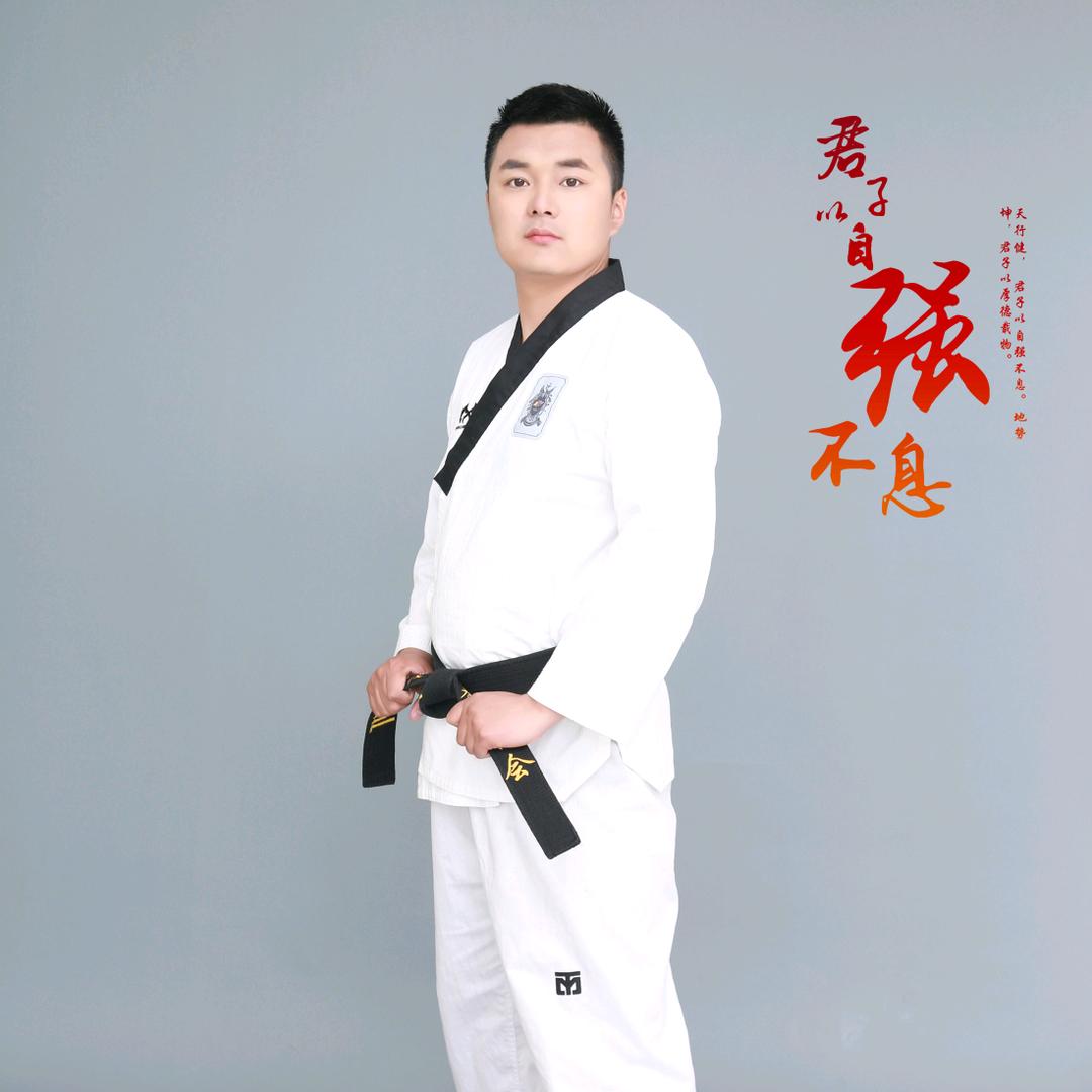 在南阳教散打搏击的赵教练