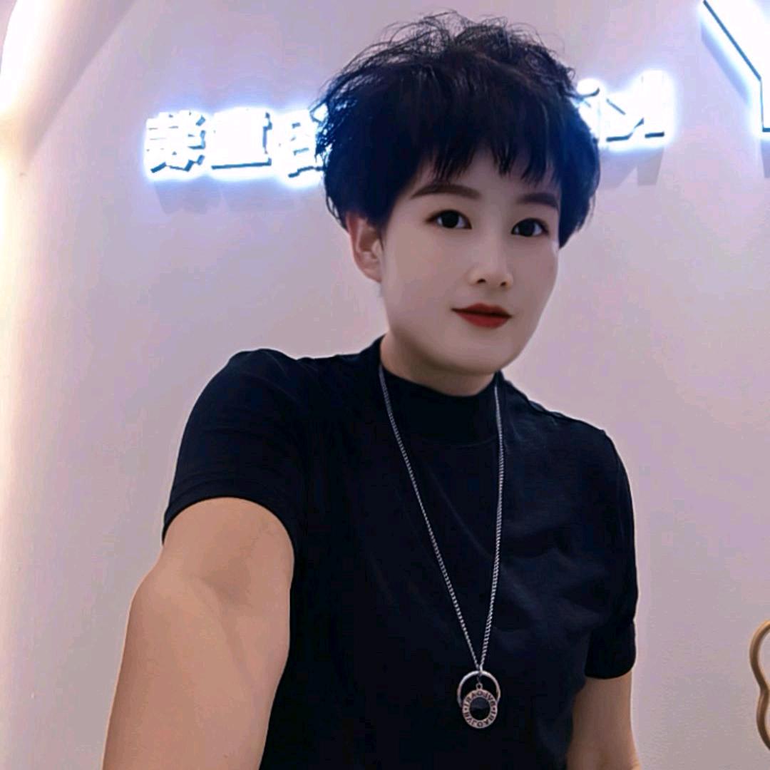 前沿童装赵爱丽