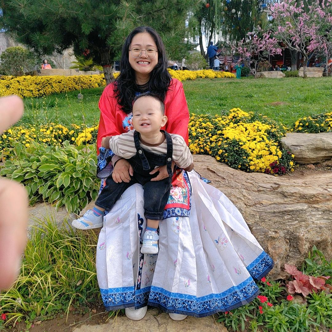 小宝妈妈（带小宝吃喝玩乐）