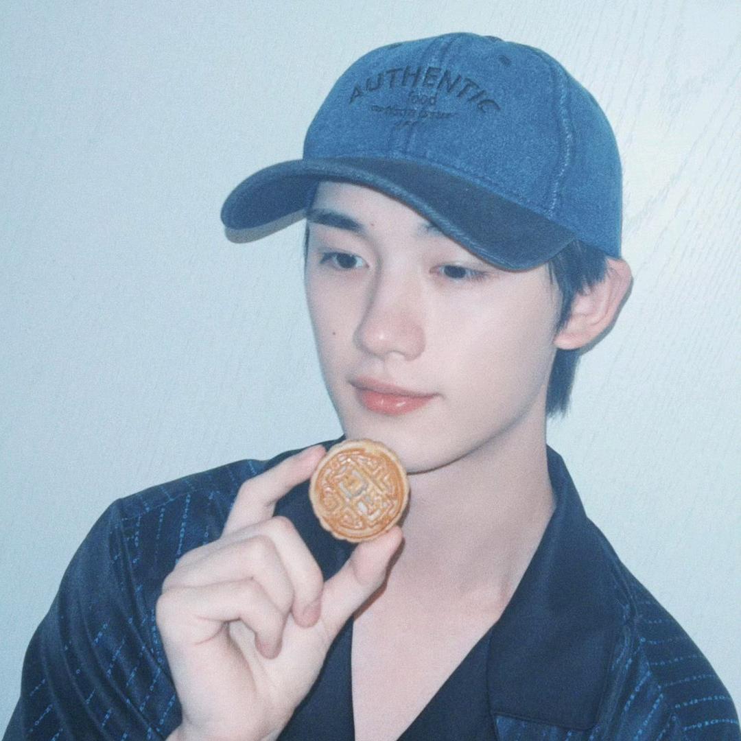 ID糕冷小年🎹