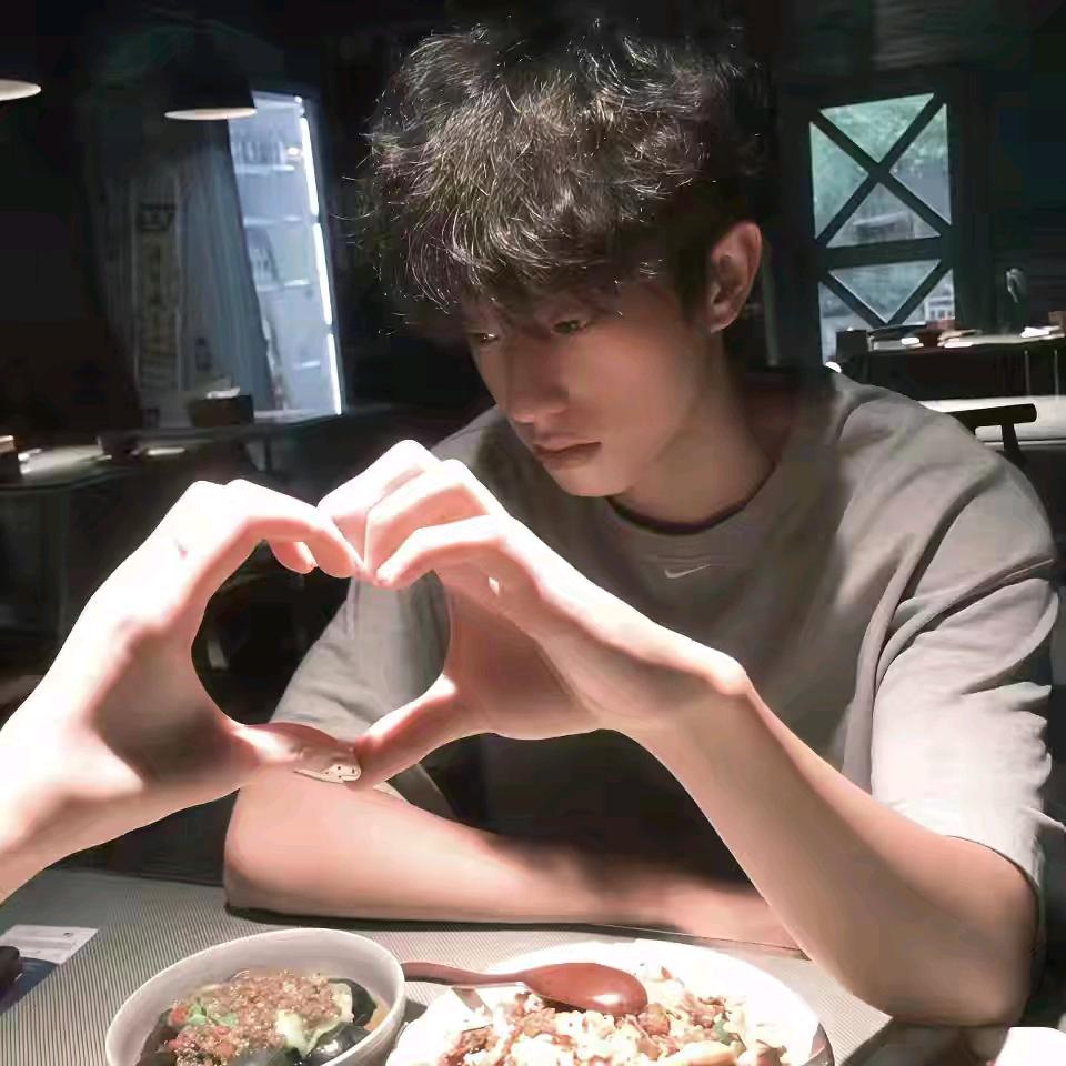 受气包•᷄ᯅ•