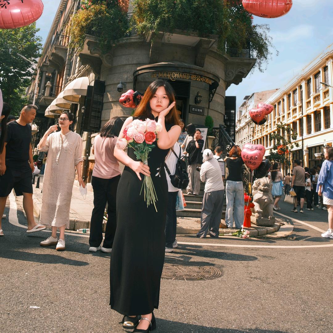 展会张倩