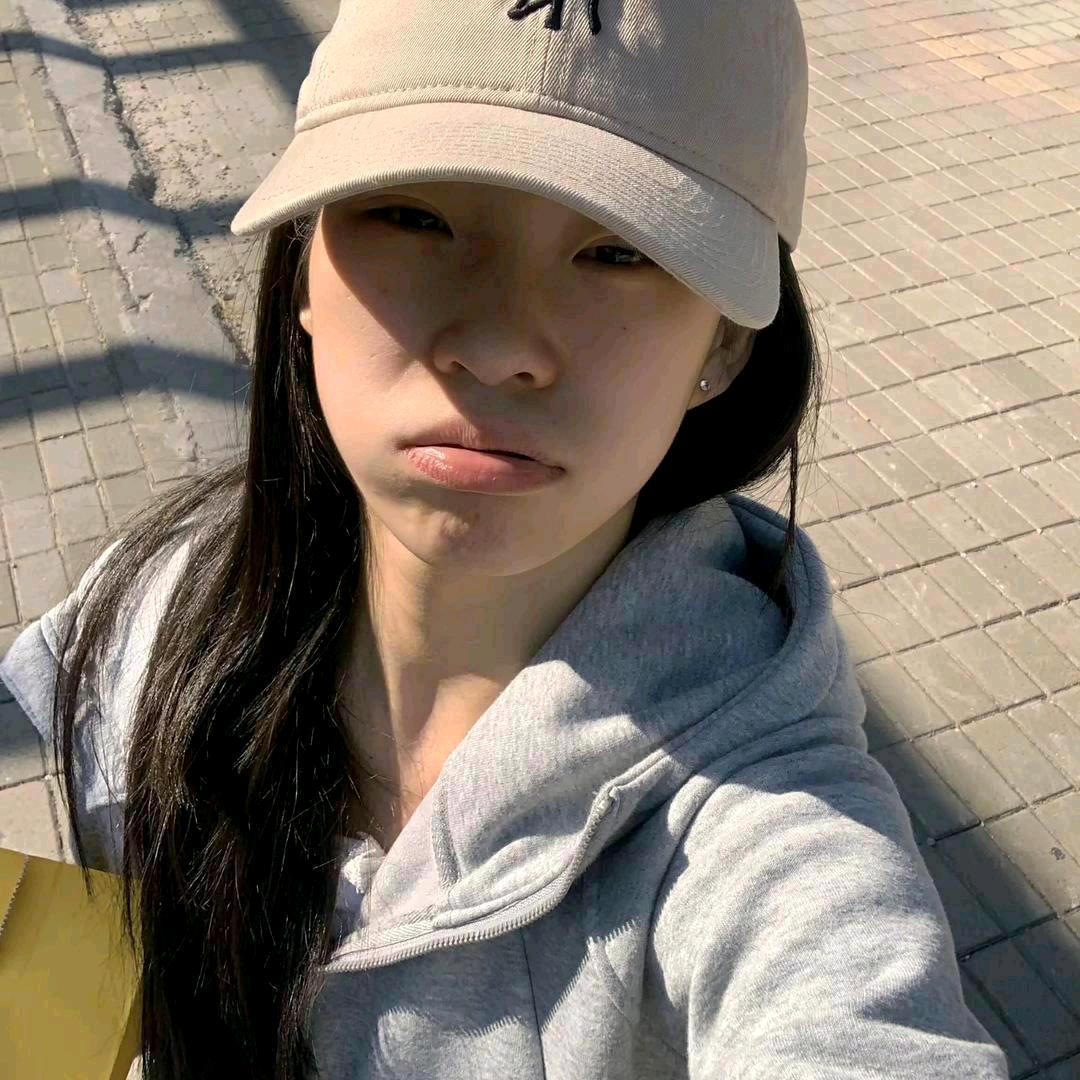 娜娜🖤、