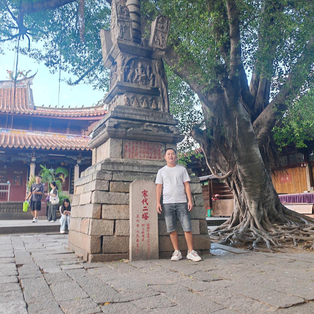 小王传承古建筑；（收徒弟）
