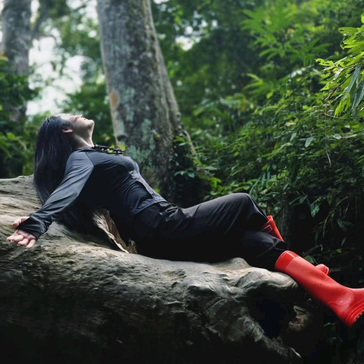 周大脑袋的腋毛.