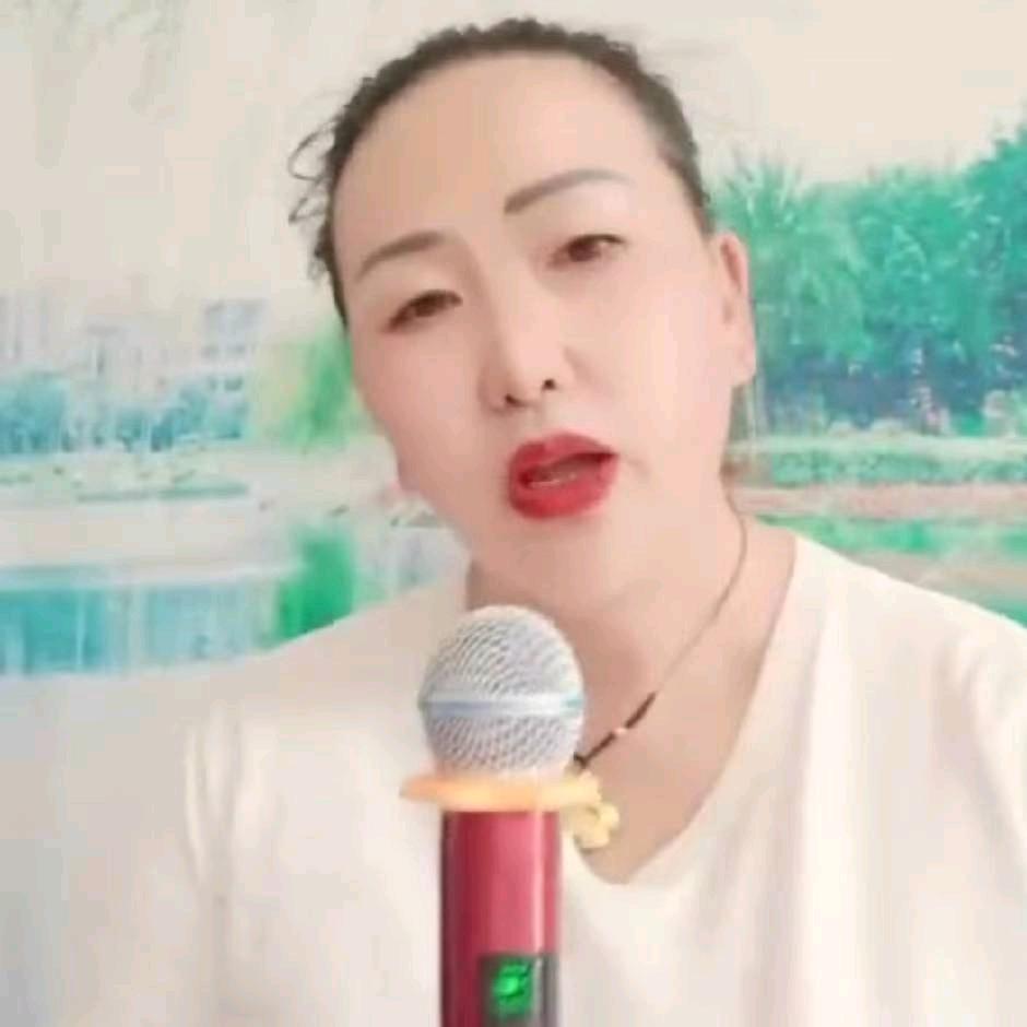 彭姐喜欢聊天