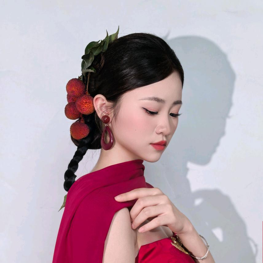 化妆师-灿灿啦   🌻