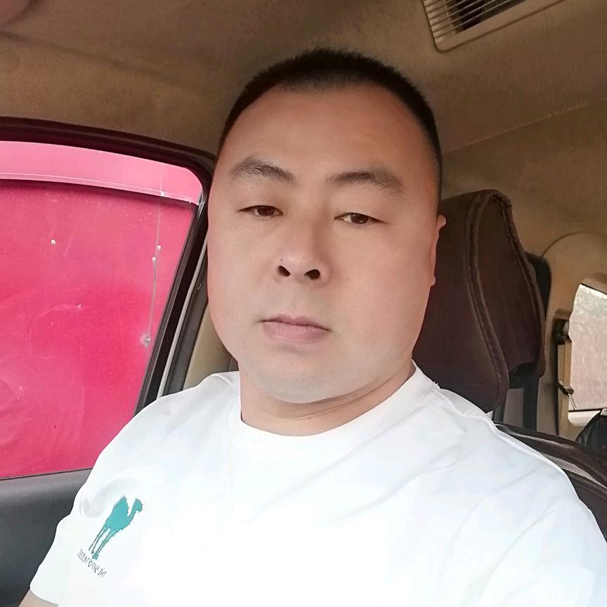 刮大白的油漆工