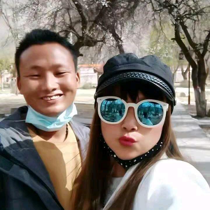 张胜我在新疆和静县住