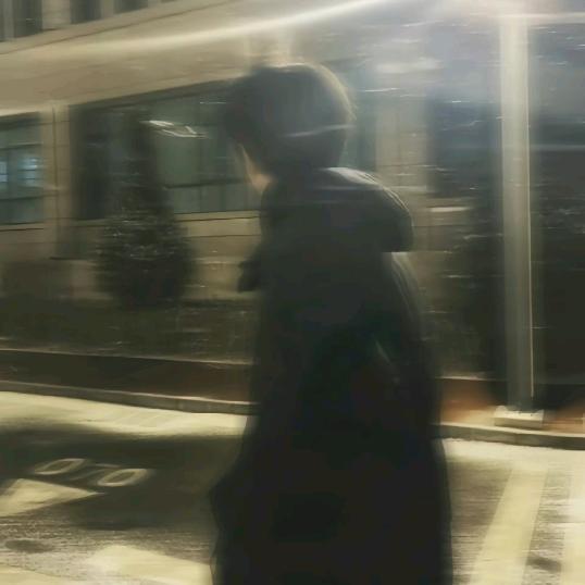 七点钟.
