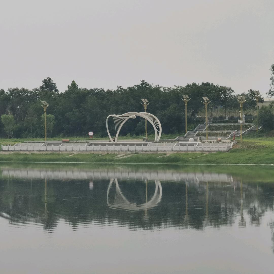 岚  岚