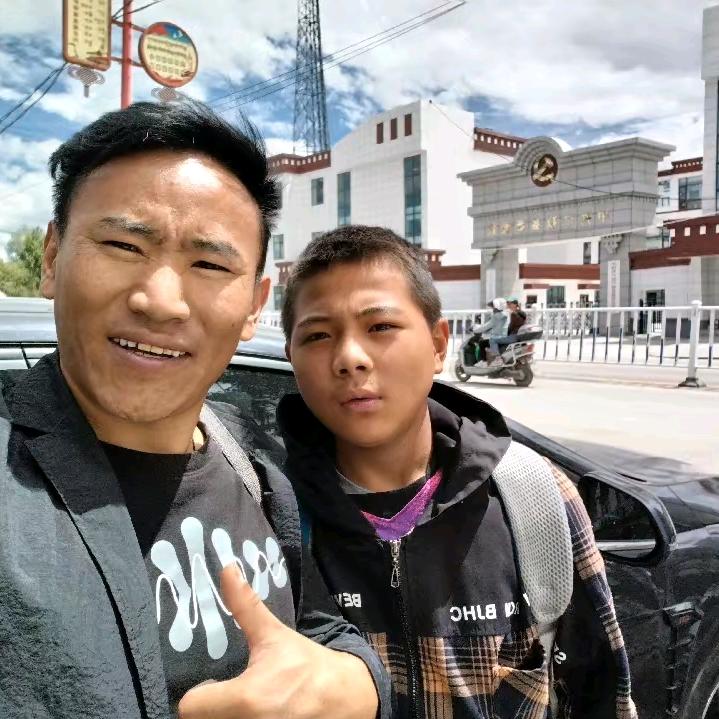 西藏拉巴的徒弟巴桑次仁