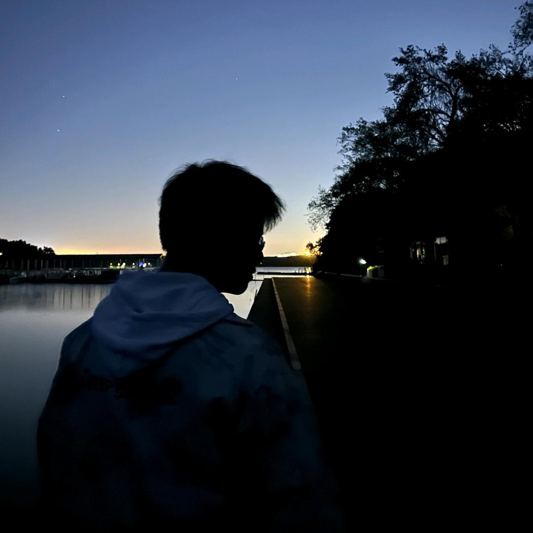 永夜🍂(断更一个月)