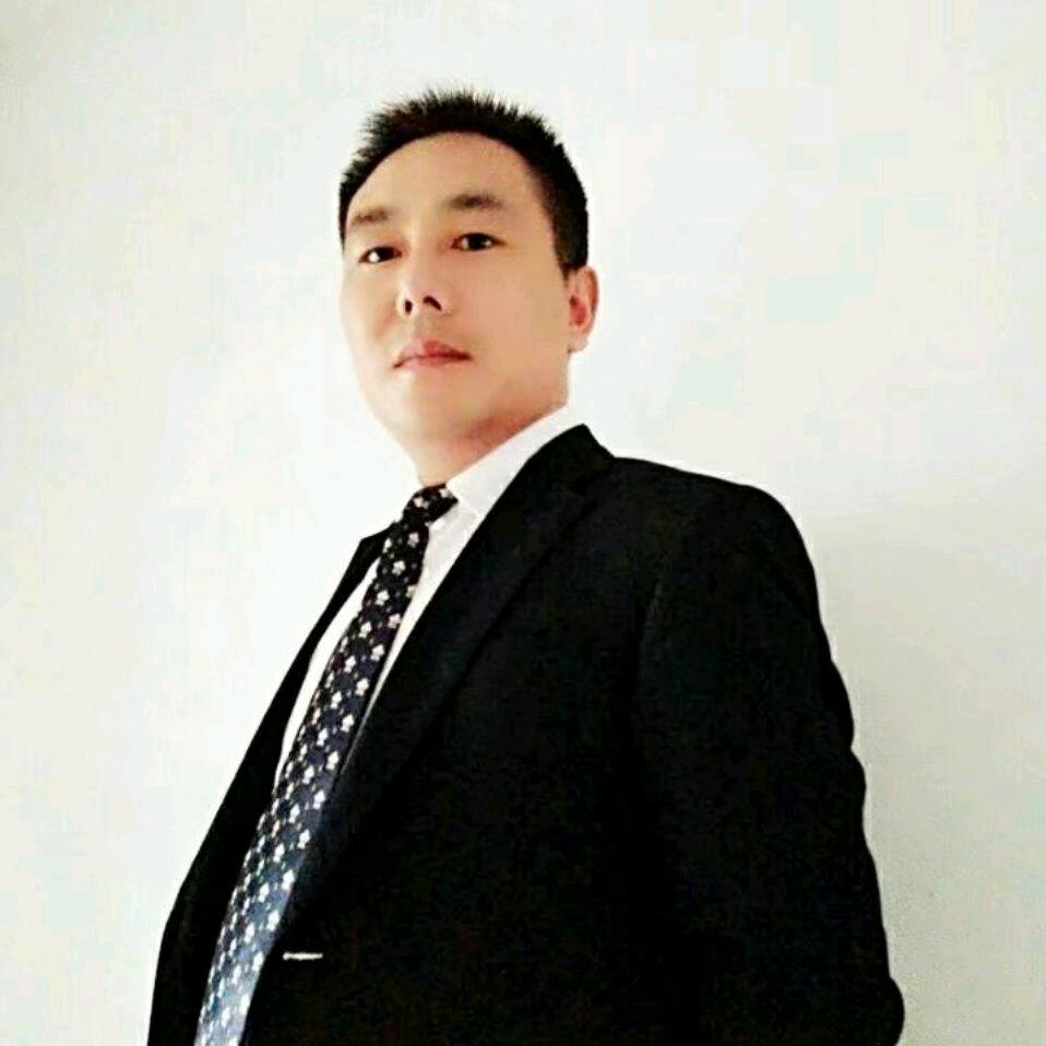 审车华伟
