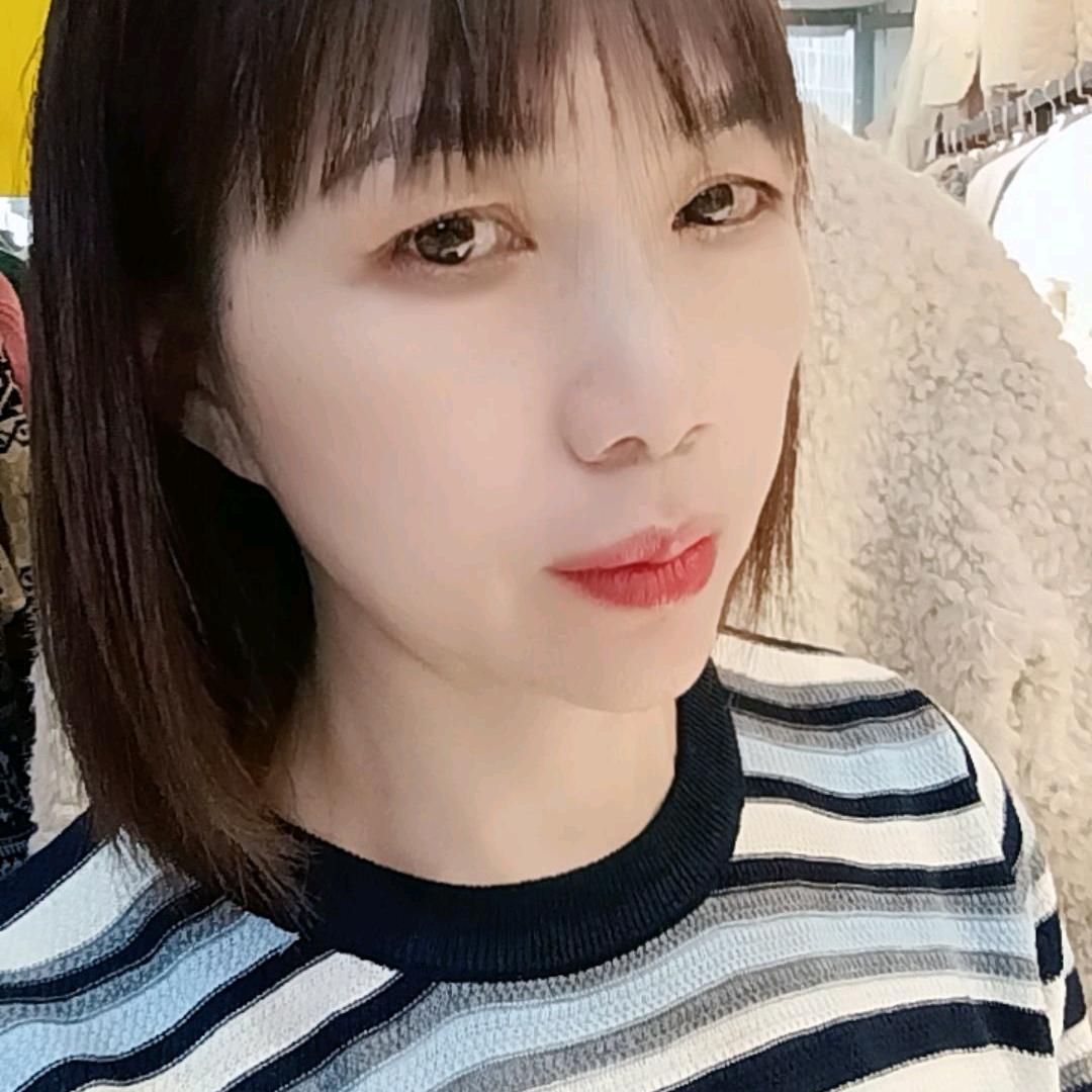 长岭朱红迪女装