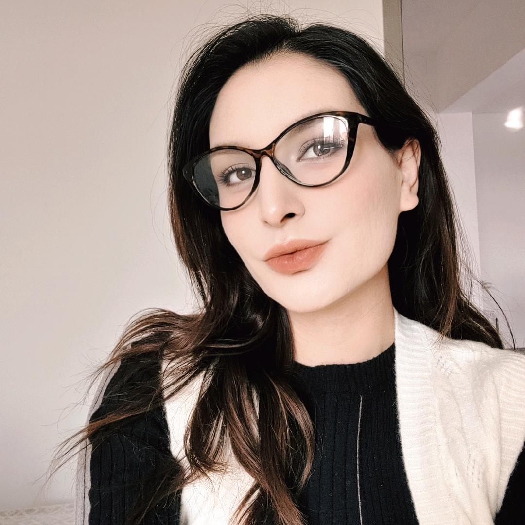 ᴍᴀᴅɪɴᴀ_👩‍🍼