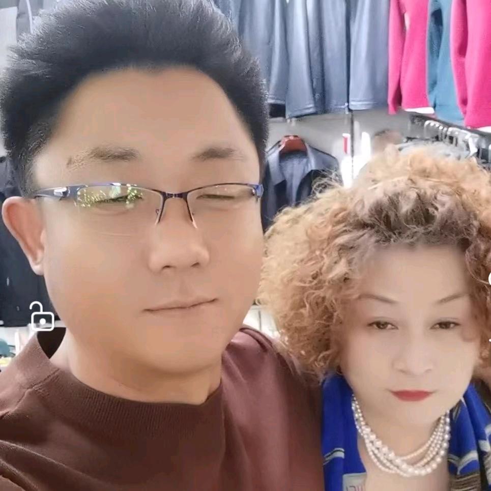 德惠大厦蒙古人男装