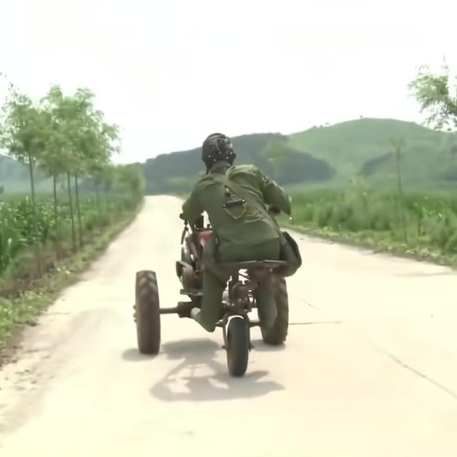 隔壁门口晒麻椒﹌