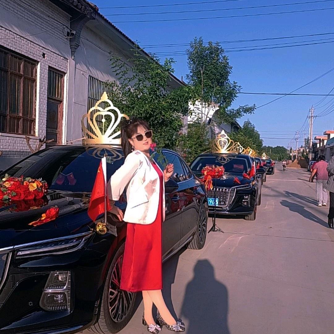 新绛红旗婚车队