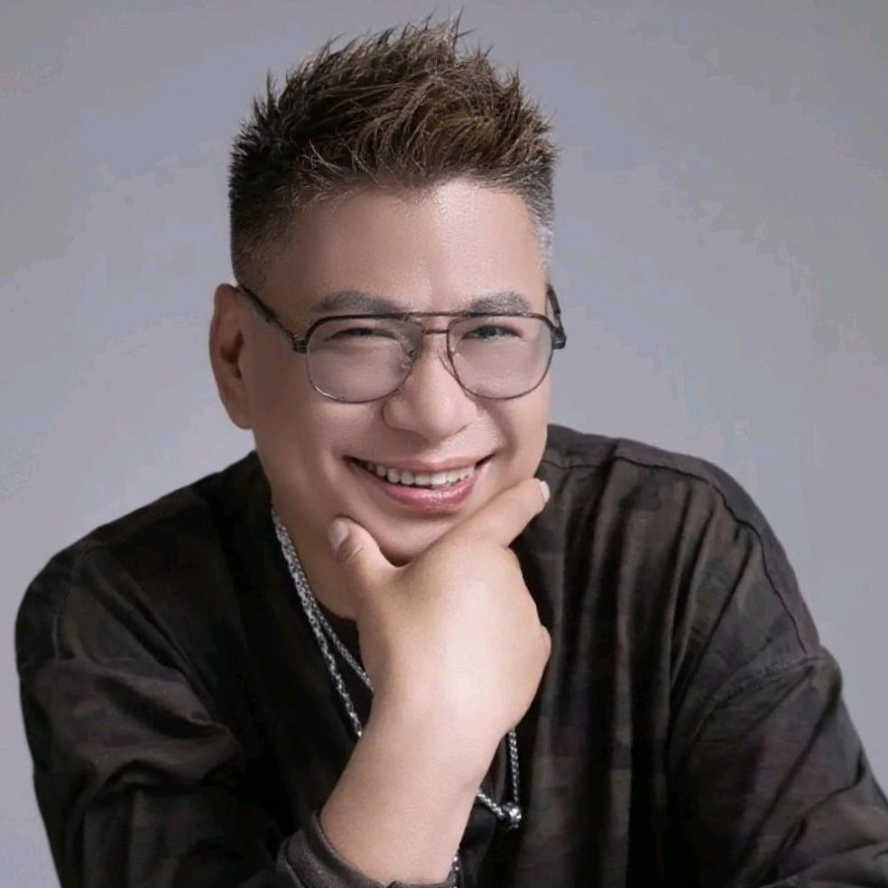 爱逛吃的锋叔