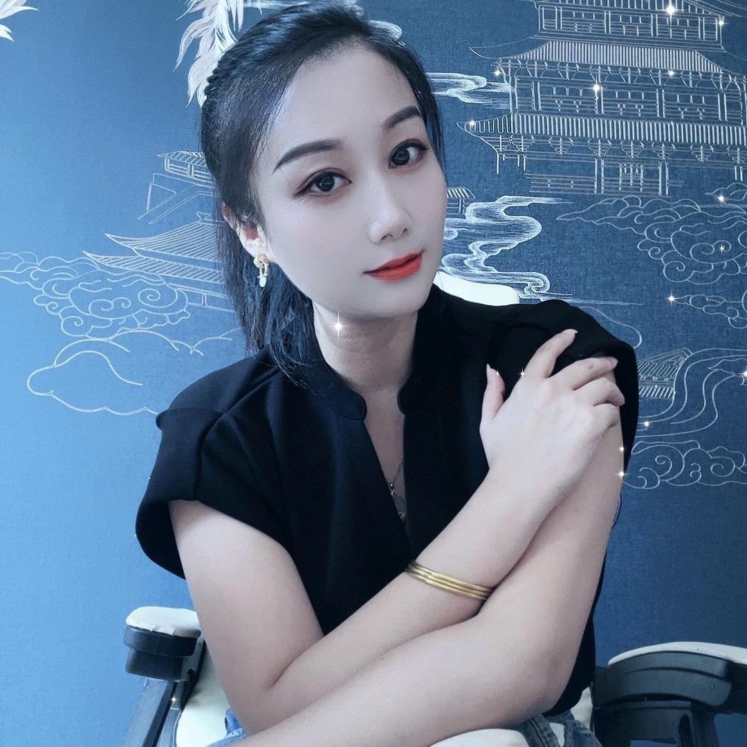 弋阳玖鼎装饰创始人~余美珍