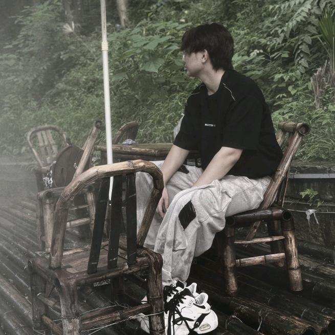 正儿八经的小黄