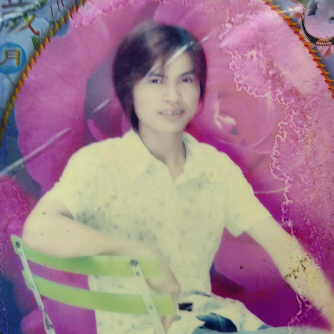 安章：民族服装加工店，做衣服切花打鞋底